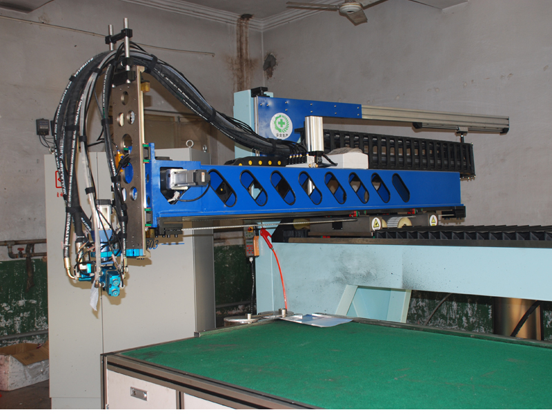 密封條發(fā)泡機(jī)